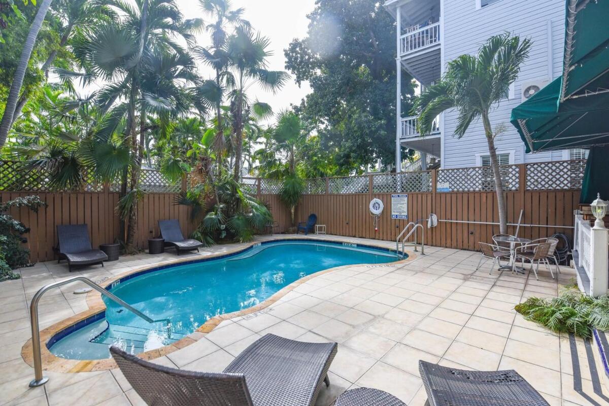 Curry House - Pool, King Bed & Balcony! Room 7 Key West Exterior foto