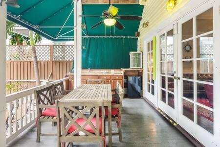 Curry House - Pool, King Bed & Balcony! Room 7 Key West Exterior foto