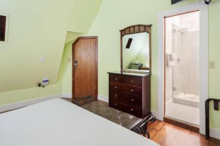 Curry House - Pool, King Bed & Balcony! Room 7 Key West Exterior foto